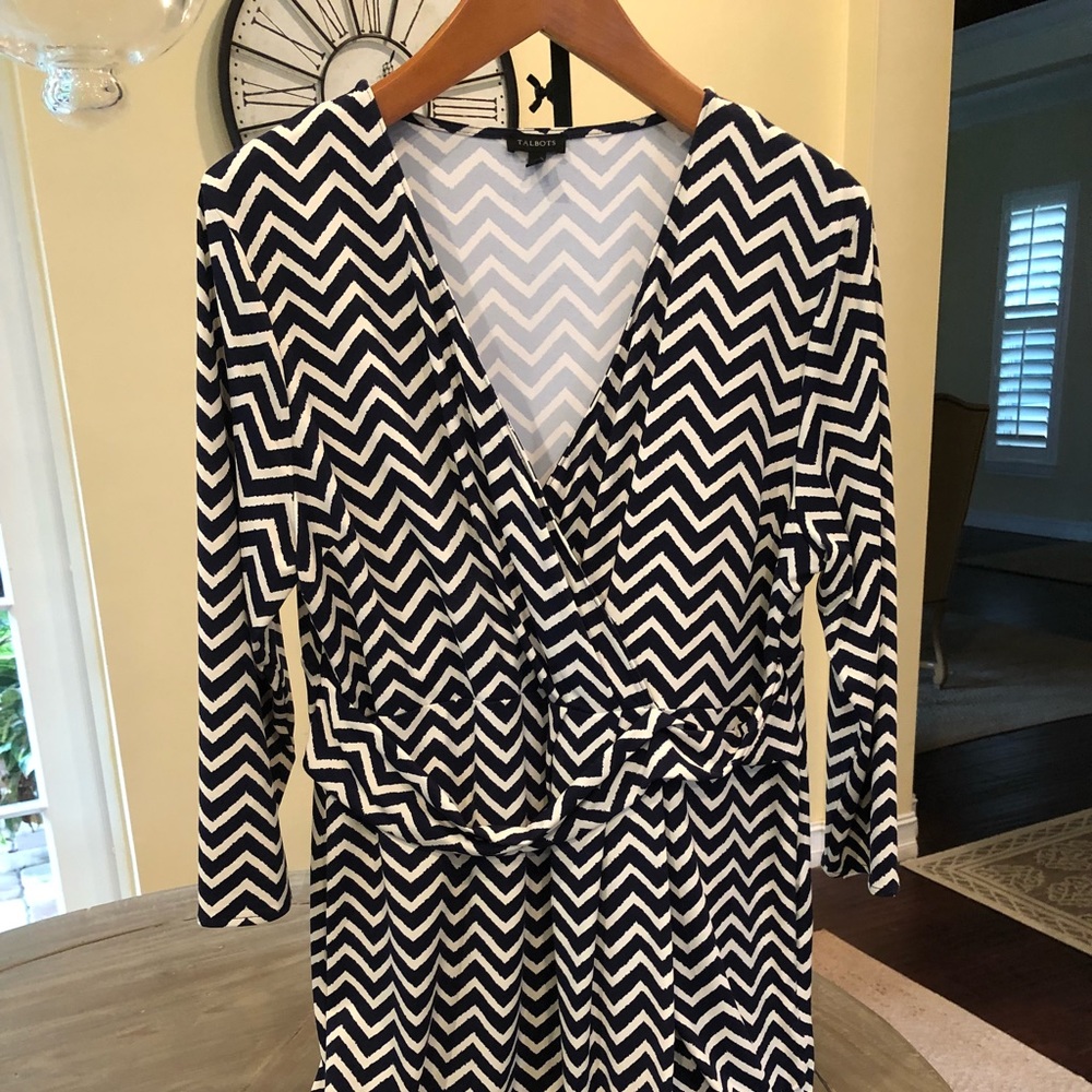 Talbots dress wrap front bodice in navy and white